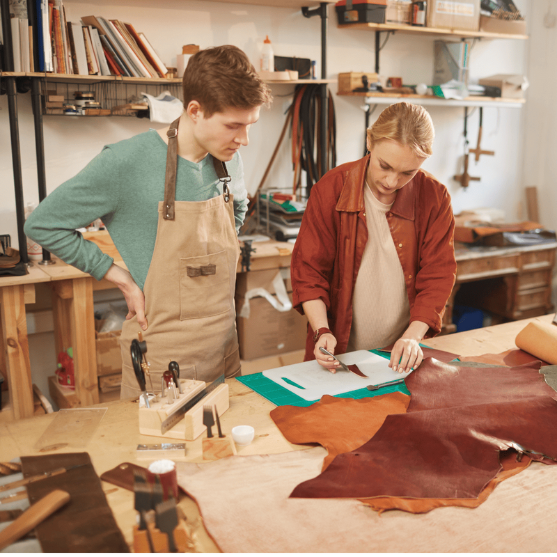 Atelier fabrication de chaussures en cuir sur-mesure