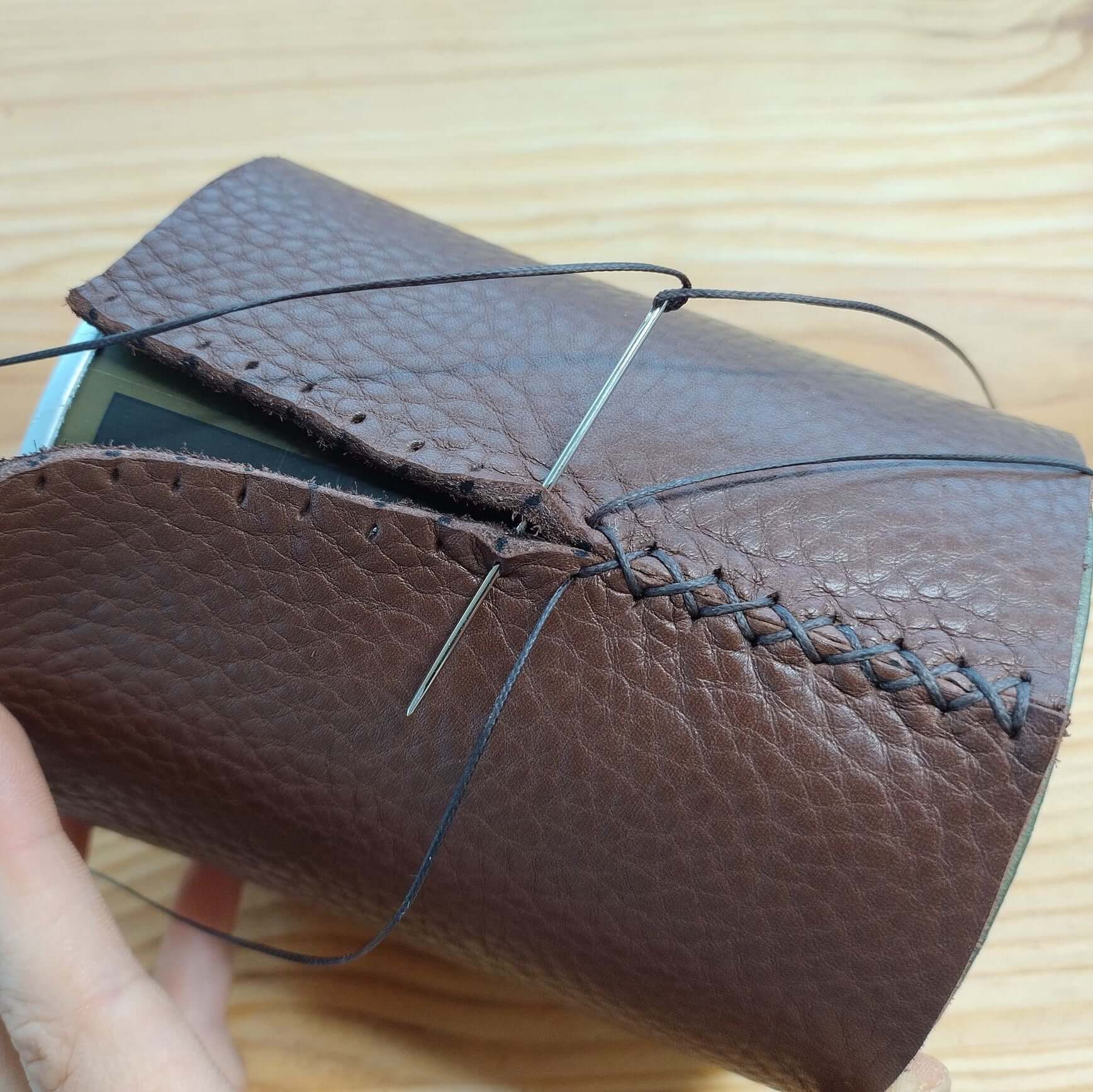 couture sellier pour étuis en cuir