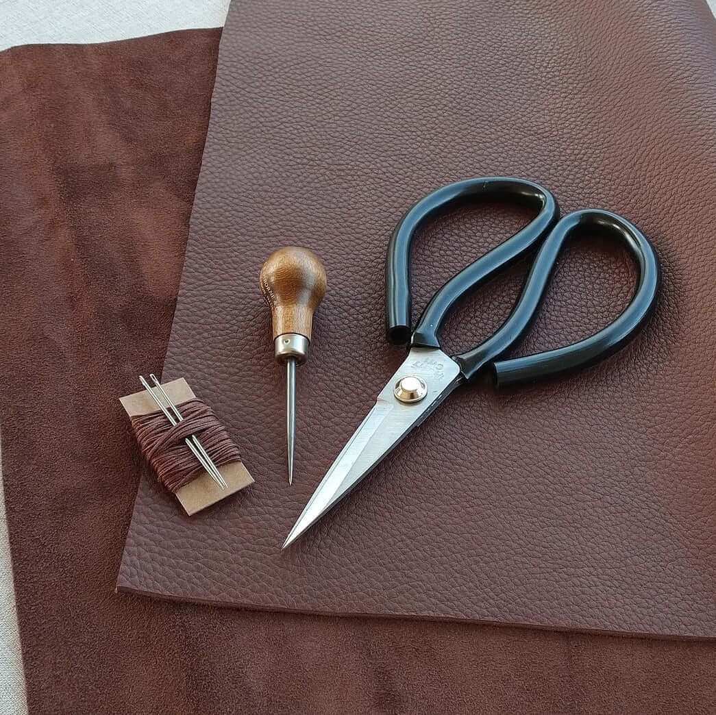 Kit outils et cuir pour chaussures 